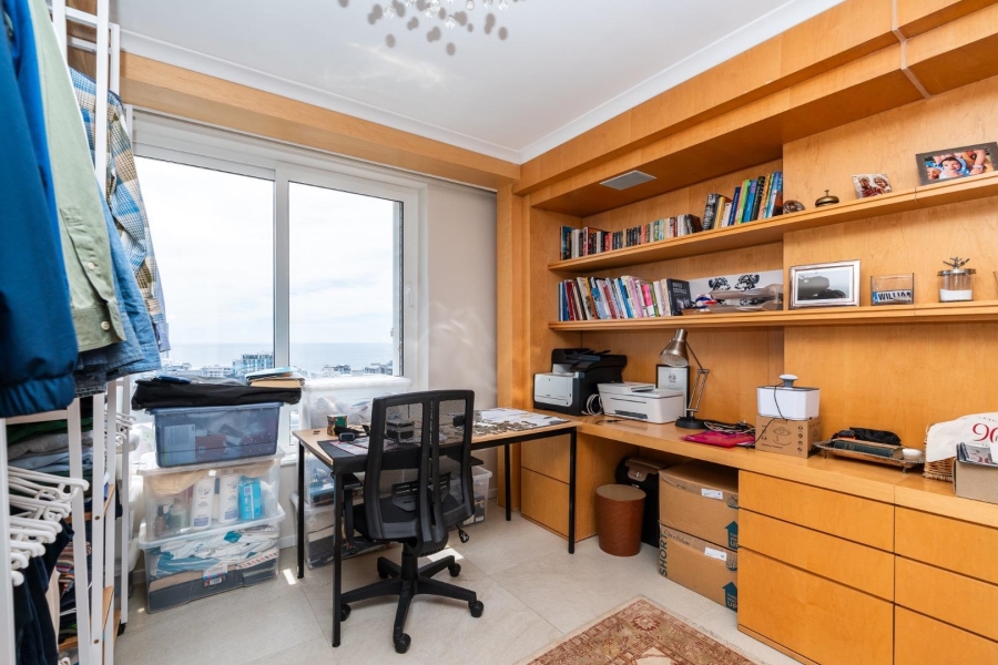 To Let 4 Bedroom Property for Rent in Fresnaye Western Cape